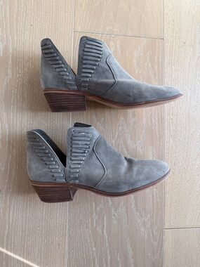 Vince Camuto Grey Suede Cutout Ankle Booties size 11